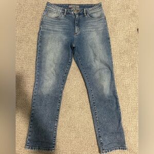 Joes Jeans Boyfriend size 28 with a 27 inch inseam